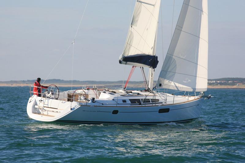 Botel Madyson Sailing *
