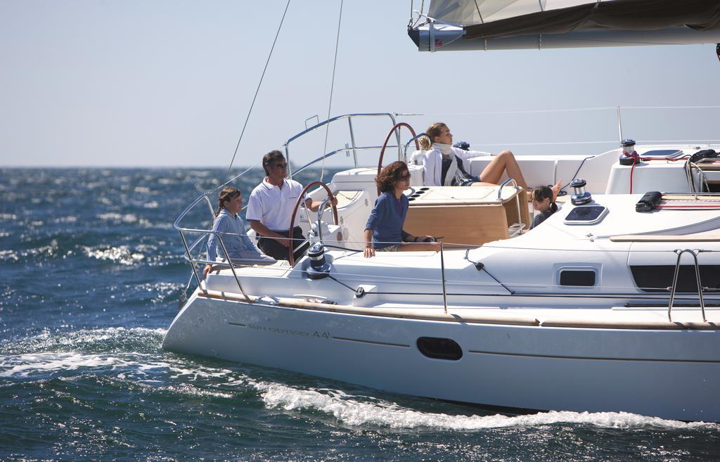 Botel Madyson Sailing