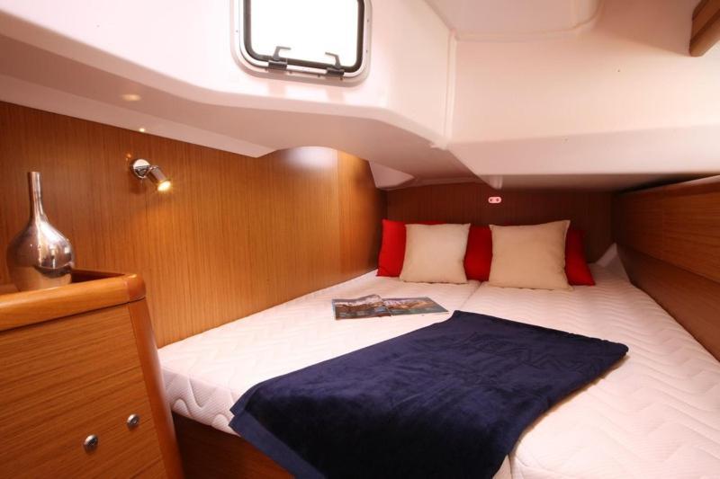 Madyson Sailing Botel